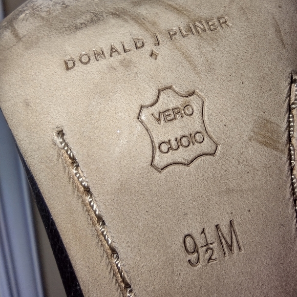 Donald Pliner Black Ankle Boots Size 9.5 - Picture 9 of 9